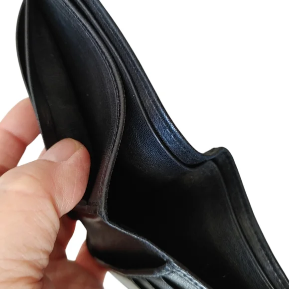 CHANEL Timeless Diamond Stitch Black Leather Bifold Wallet - Picture 6 of 16